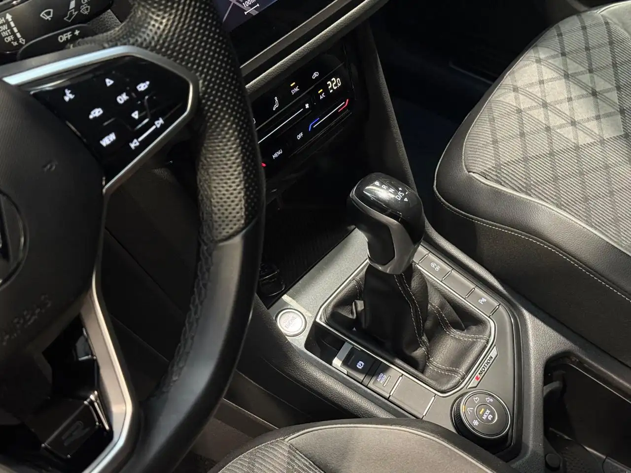 Volkswagen Tiguan 2.0 TDI 150 CV SCR DSG 4MOTION R-Line, миниатюра 10