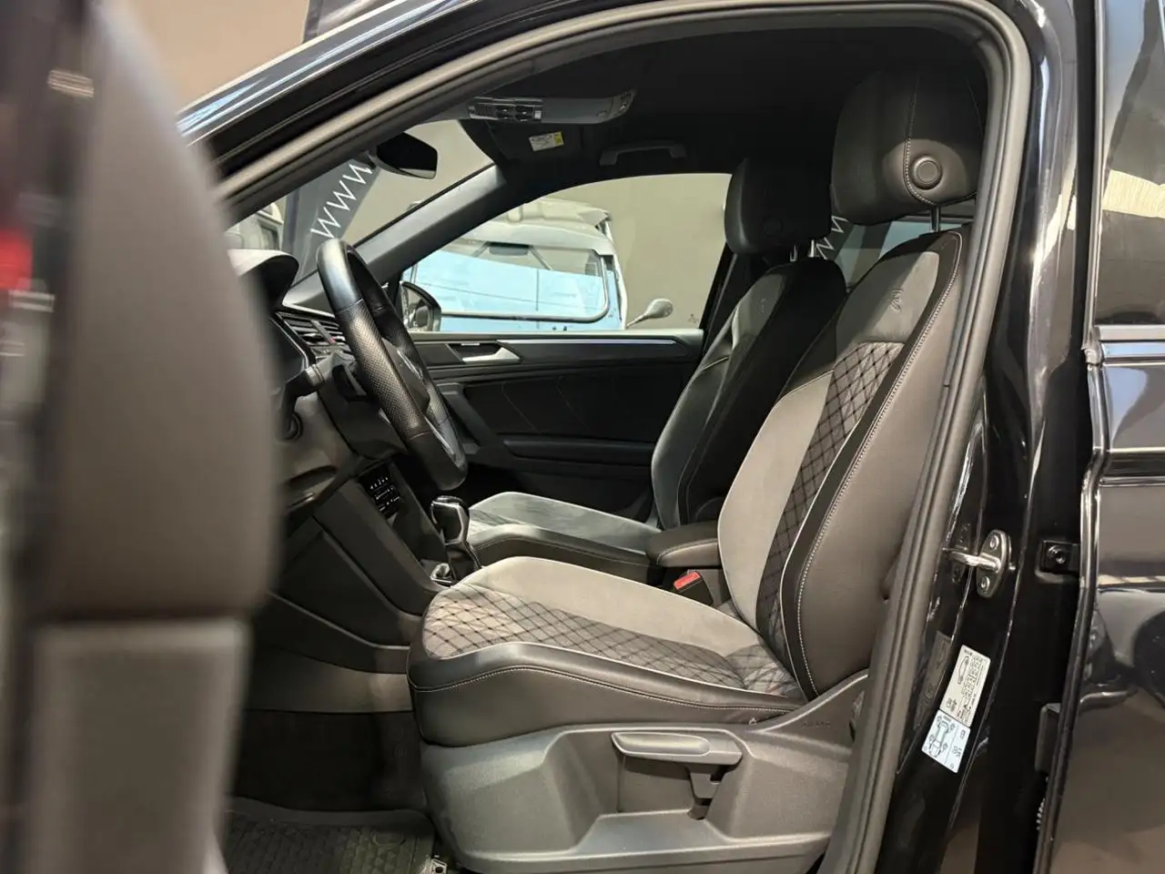 Volkswagen Tiguan 2.0 TDI 150 CV SCR DSG 4MOTION R-Line, миниатюра 8