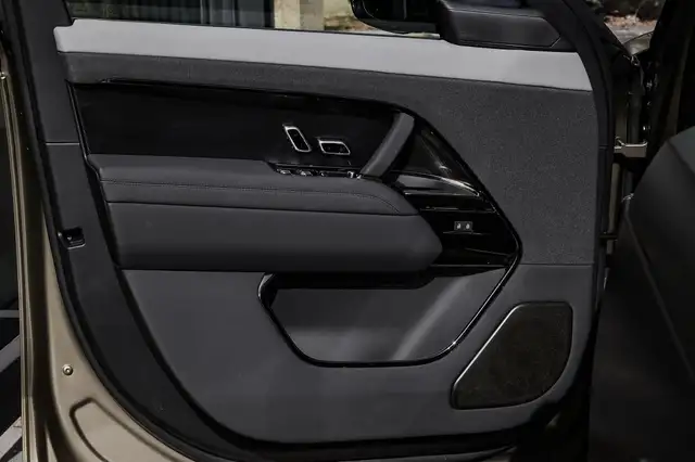 Land Rover Range Rover Sport view 14