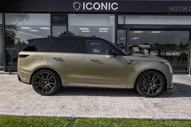 Land Rover Range Rover Sport view 9