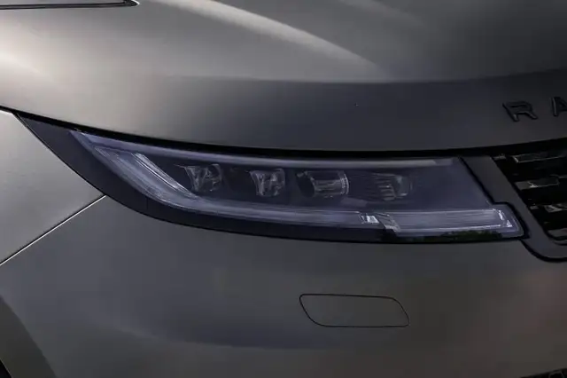 Land Rover Range Rover Sport view 8