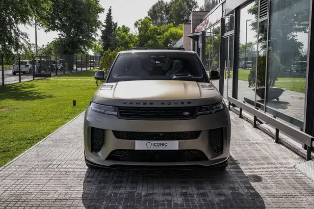 Land Rover Range Rover Sport view 4
