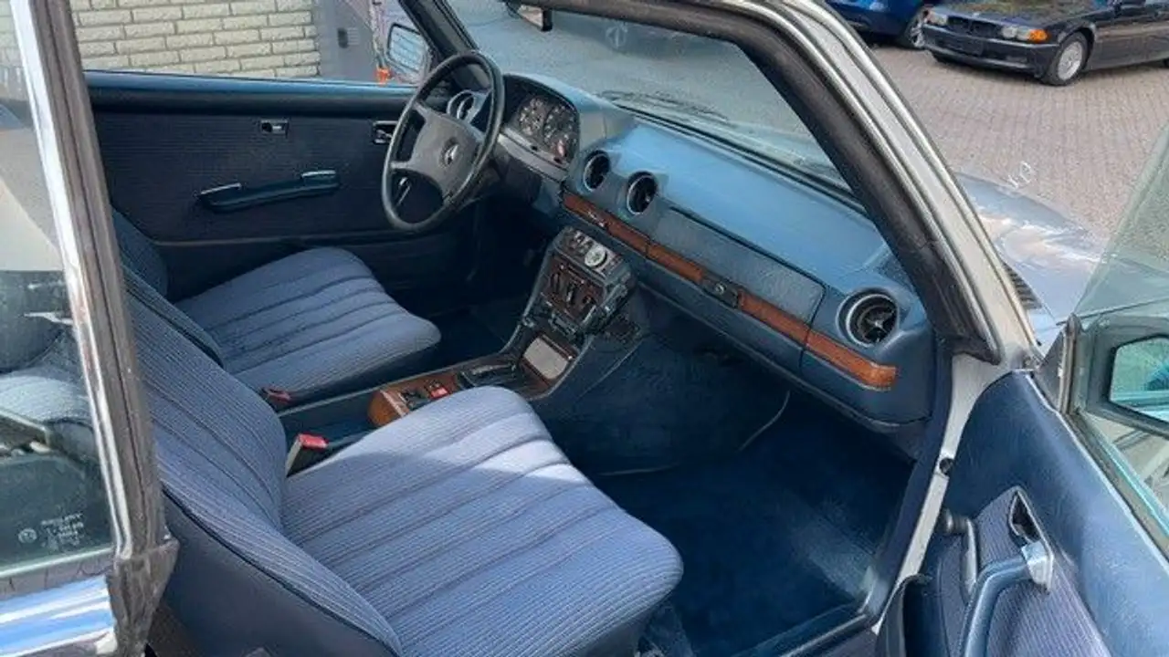 Mercedes-Benz 230 E, foto 6
