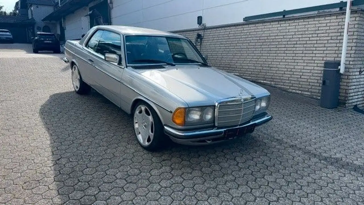 Mercedes-Benz 230 E, foto 9
