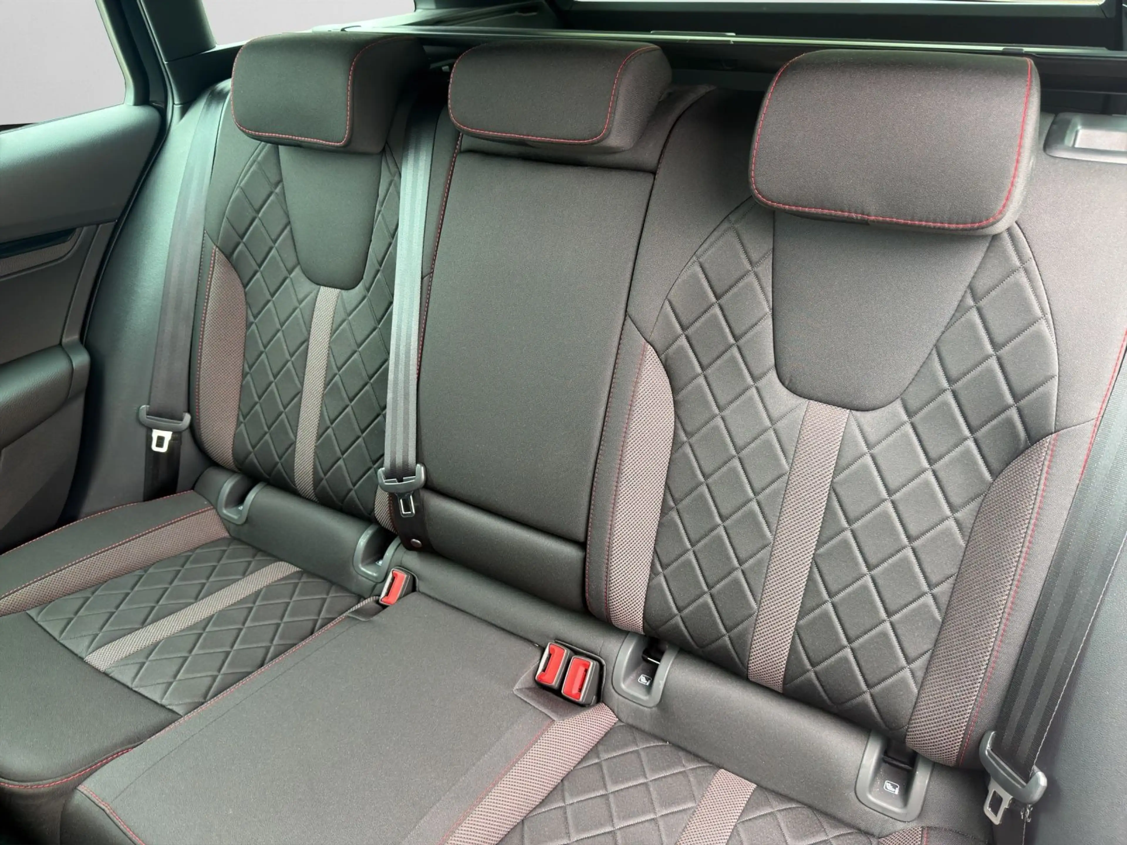 Skoda Octavia IV Combi RS 2.0 TSI PANO CANTON AHK HUD — photo 14
