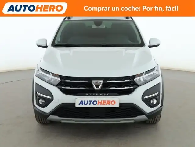 Dacia Sandero view 9