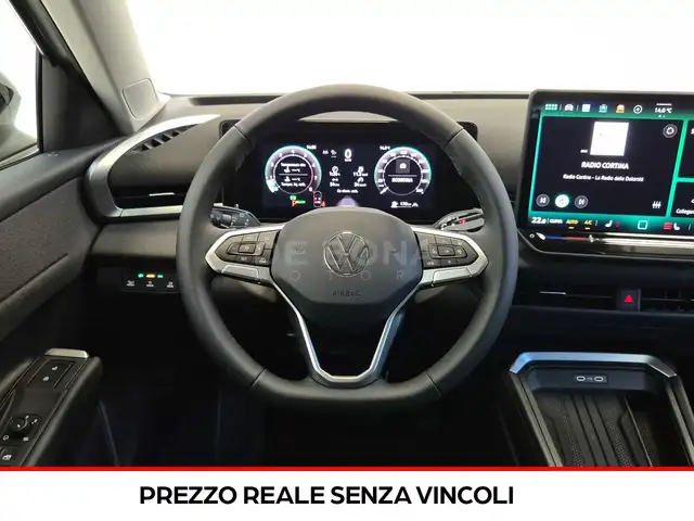 Volkswagen T-Roc view 10