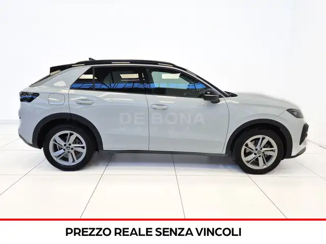 Volkswagen T-Roc view 6