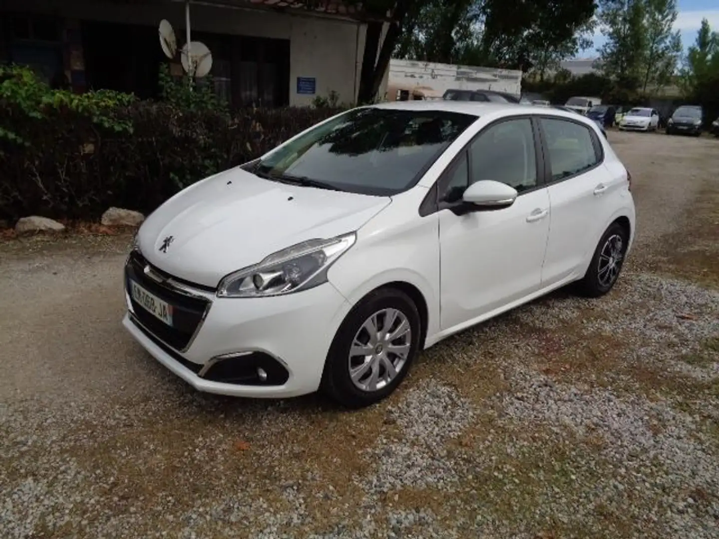 Peugeot 208 1.6 BLUEHDI 75CH S\u0026S ACTIVE 5P Blanc - 1