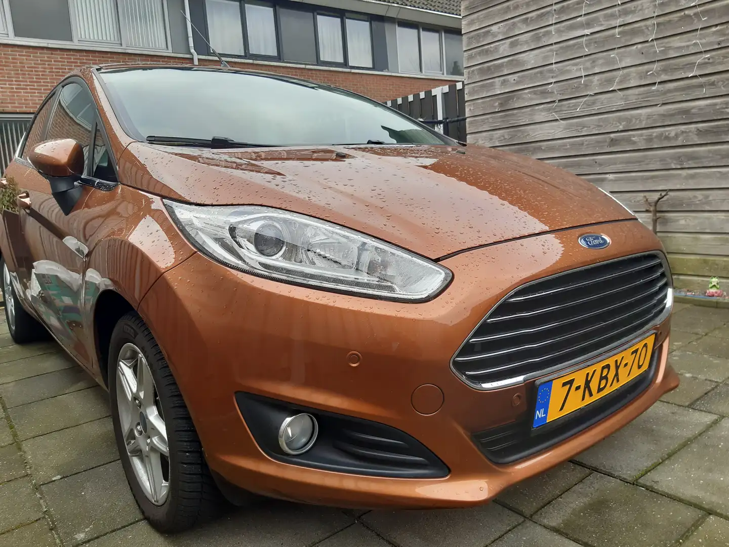 Ford Fiesta 1.6 Titanium AUTOMAAT Bruin - 2