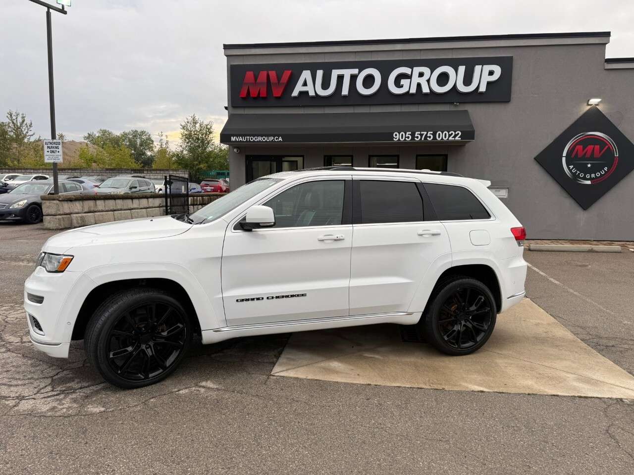 2017 Jeep Grand Cherokee 4WD 4dr Summit — снимка 1