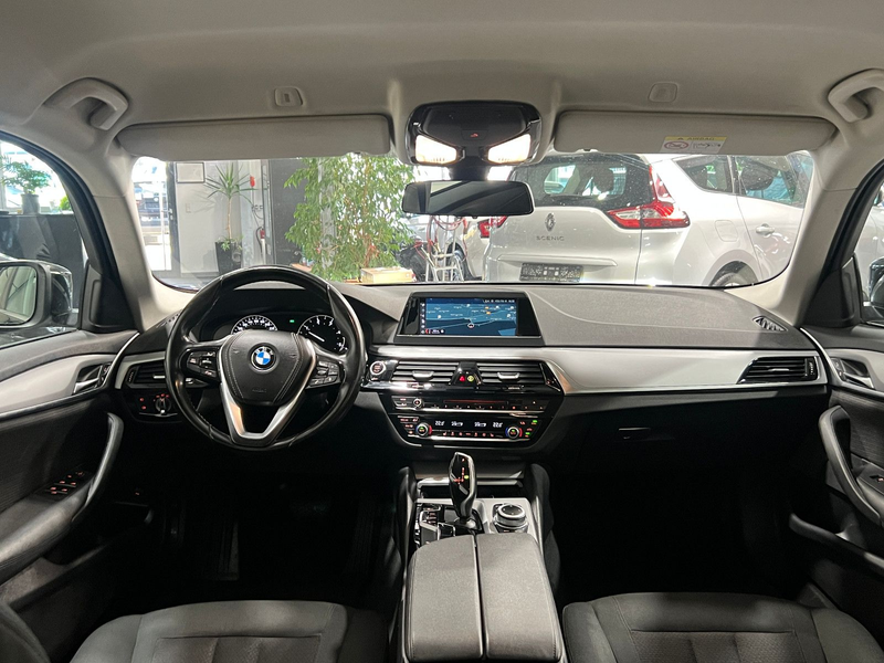 BMW 520 d Touring Automatik **Navi*Kamera*Temp*SHZ** — photo 11
