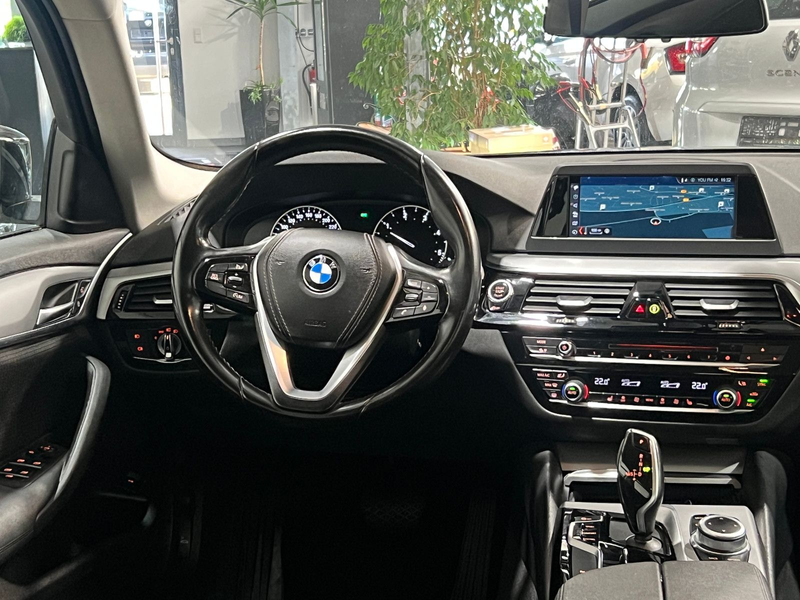 BMW 520 d Touring Automatik **Navi*Kamera*Temp*SHZ** — photo 12
