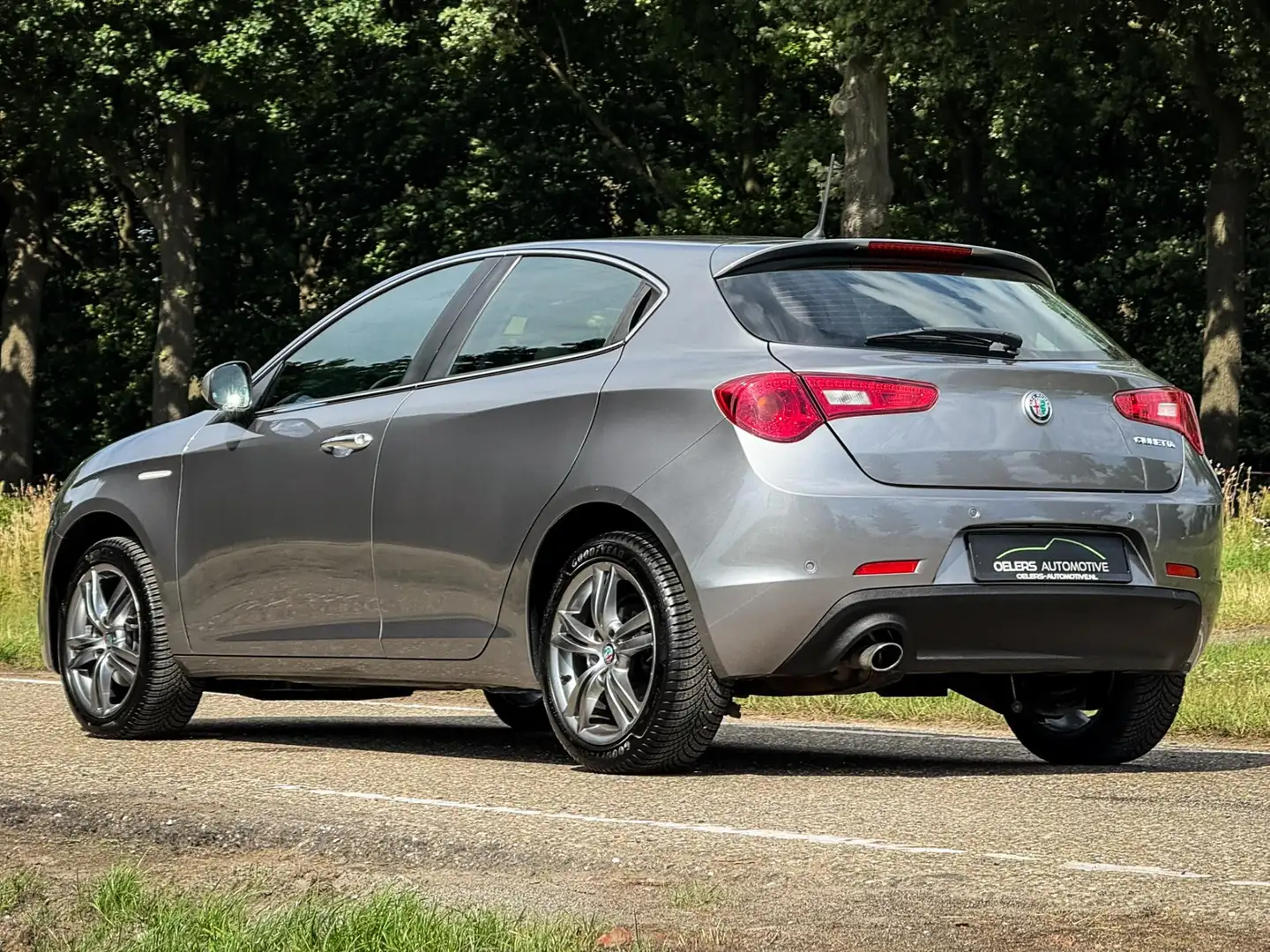 Alfa Romeo Giulietta 1.4 Turbo | Clima | Cruise | Metalic | Elektr. ram Grijs - 2
