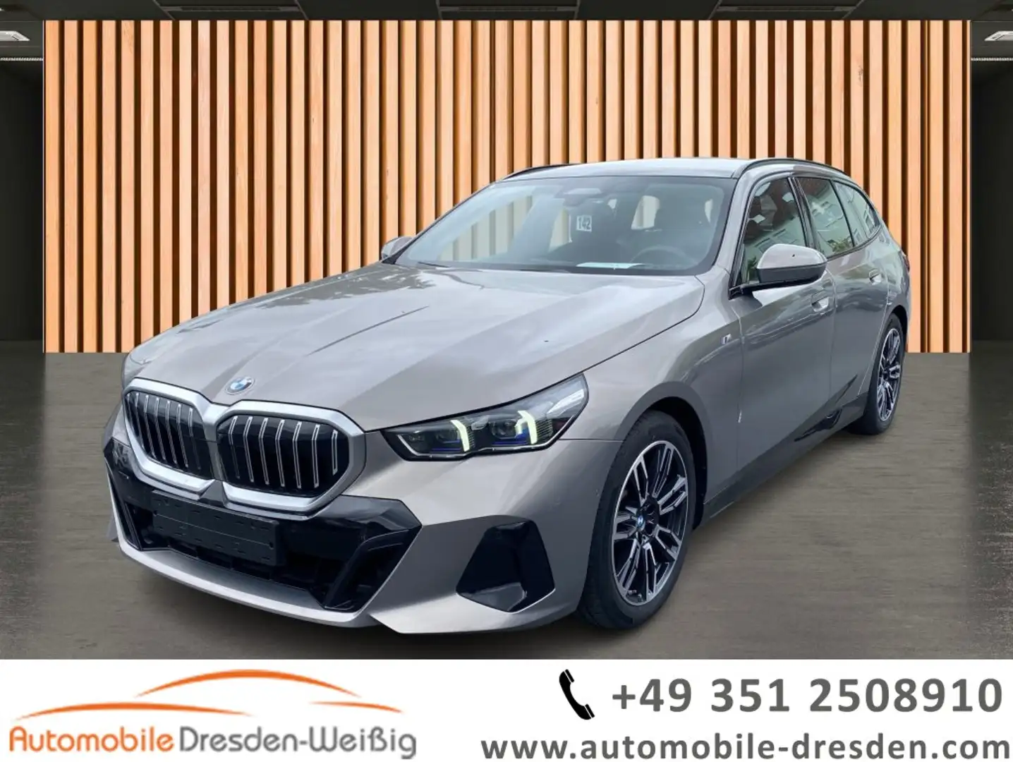 BMW 520 d Touring xDrive M Sport*HeadUp*AHK*Pano* Grey - 1