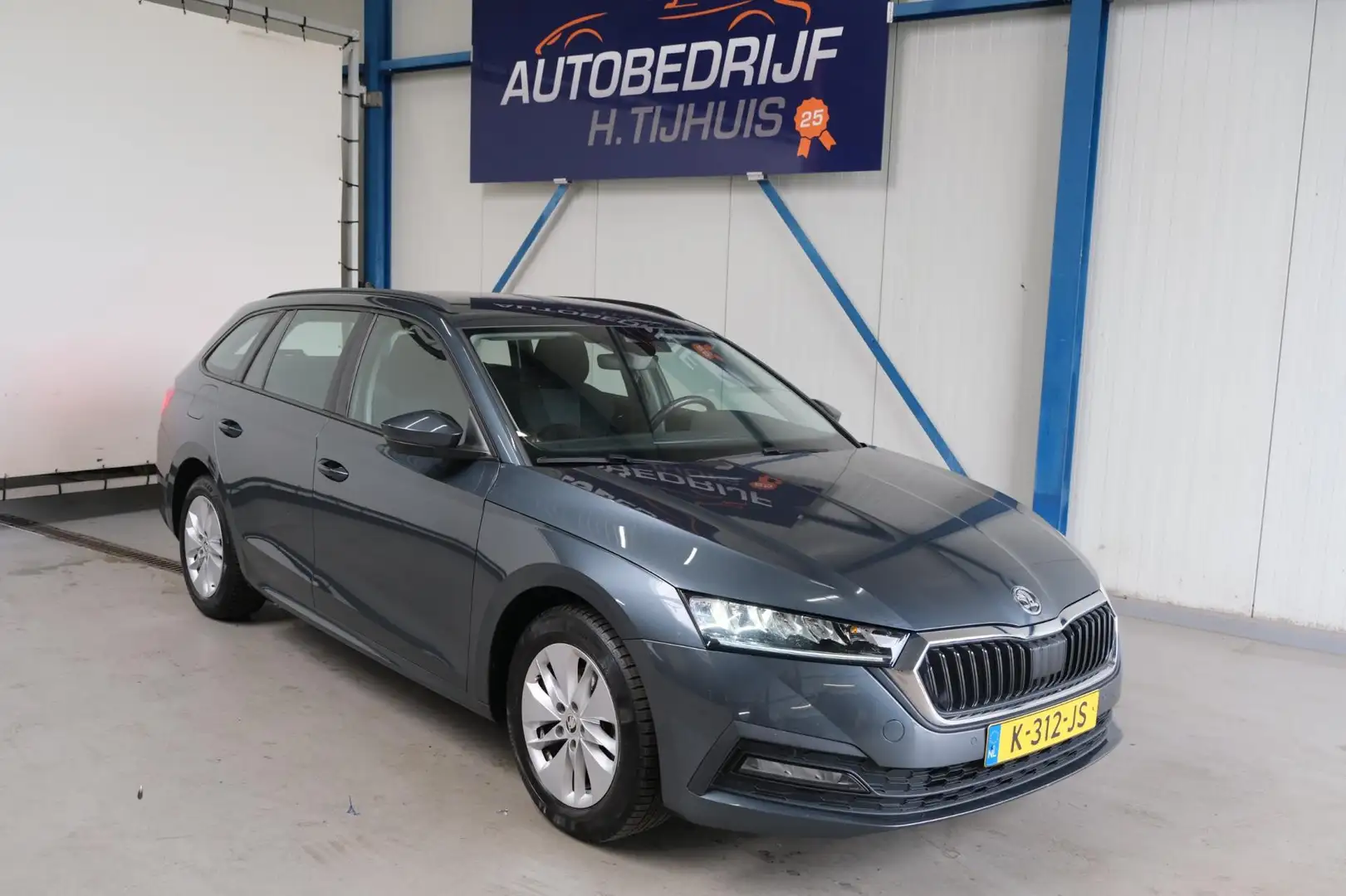 Skoda Octavia Combi 1.0 e-TSI Business Edition - N.A.P. Airco, C Grijs - 1