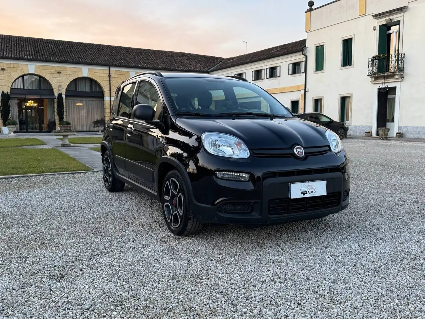 Fiat Panda 1.0 FireFly S&S Hybrid City Life Negro - 2