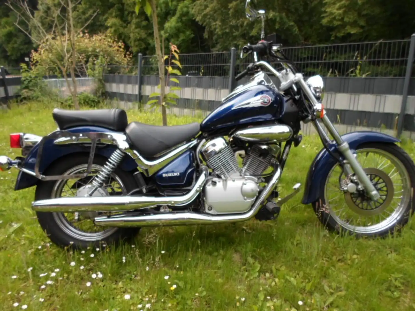 Suzuki VL 125 Intruder Blau - 1