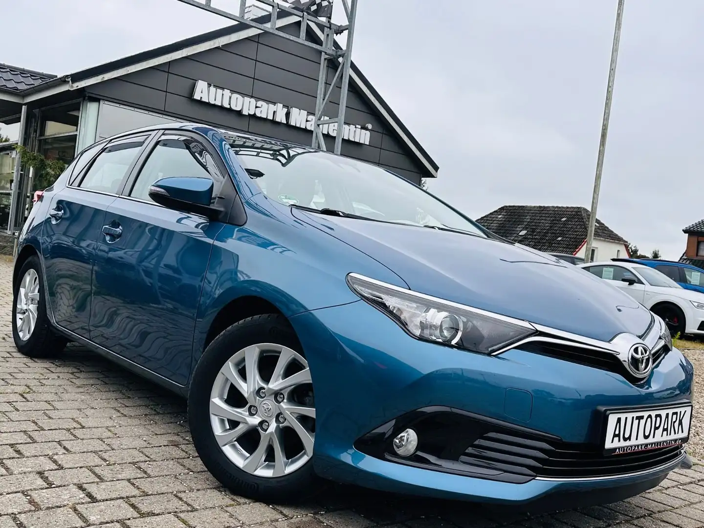 Toyota Auris Edition-S *KAMERA*SHZ*TEMPOMAT*AHK* Blau - 1