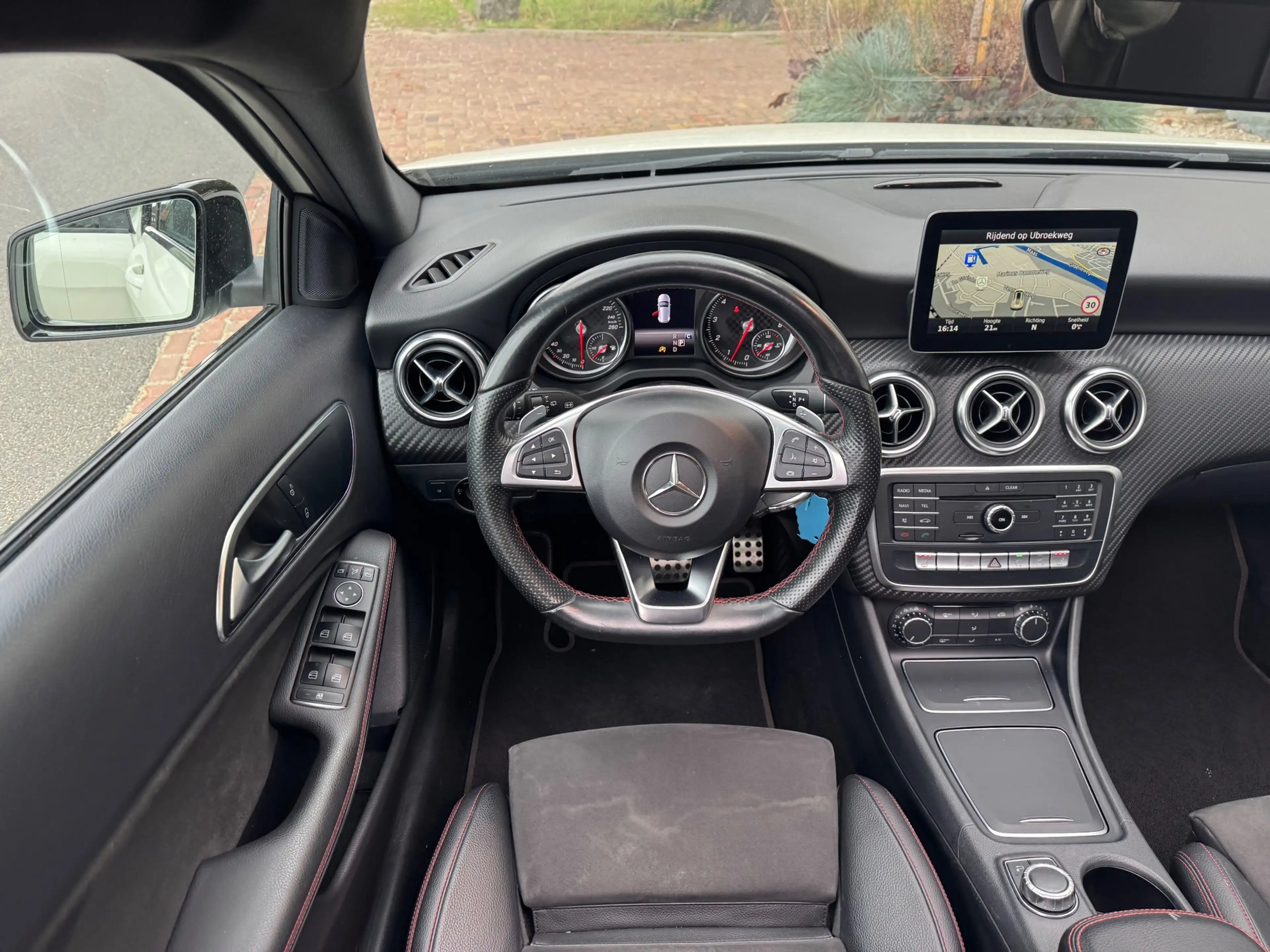 Mercedes-Benz A 180 AMG Night Edition Plus|Pano|Automaat| — photo 9