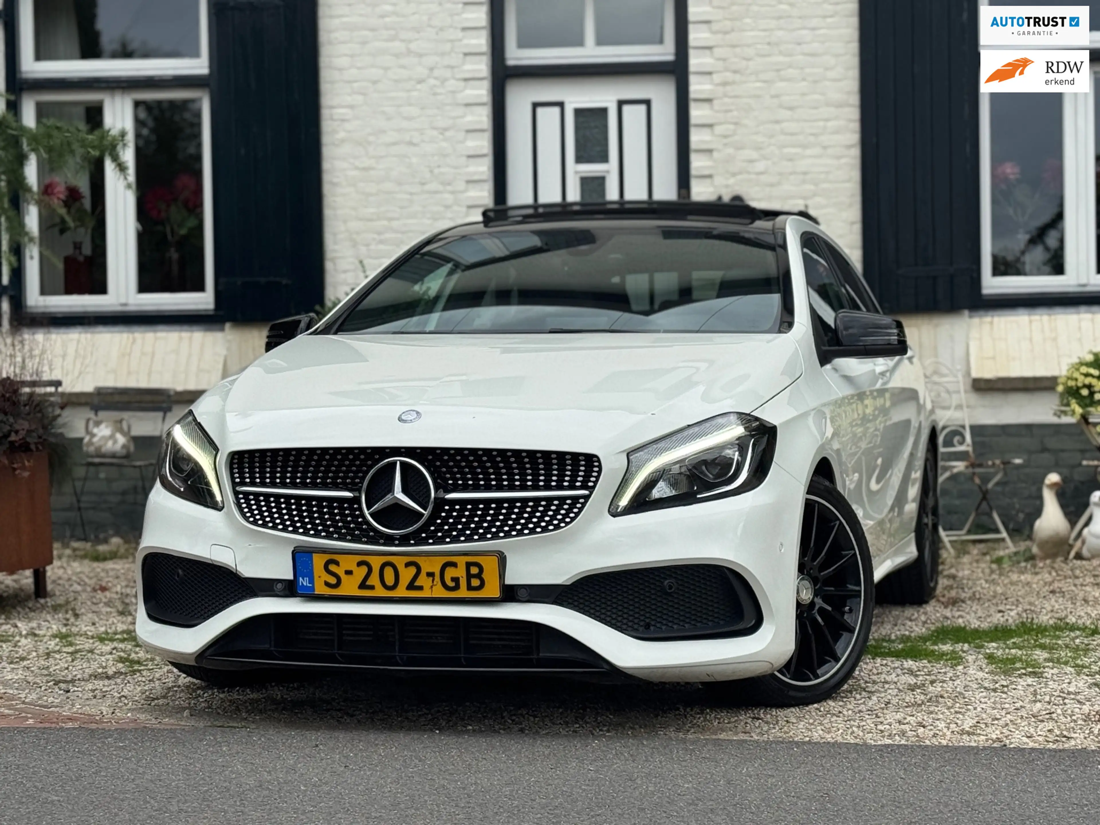 Mercedes-Benz A 180 AMG Night Edition Plus|Pano|Automaat|