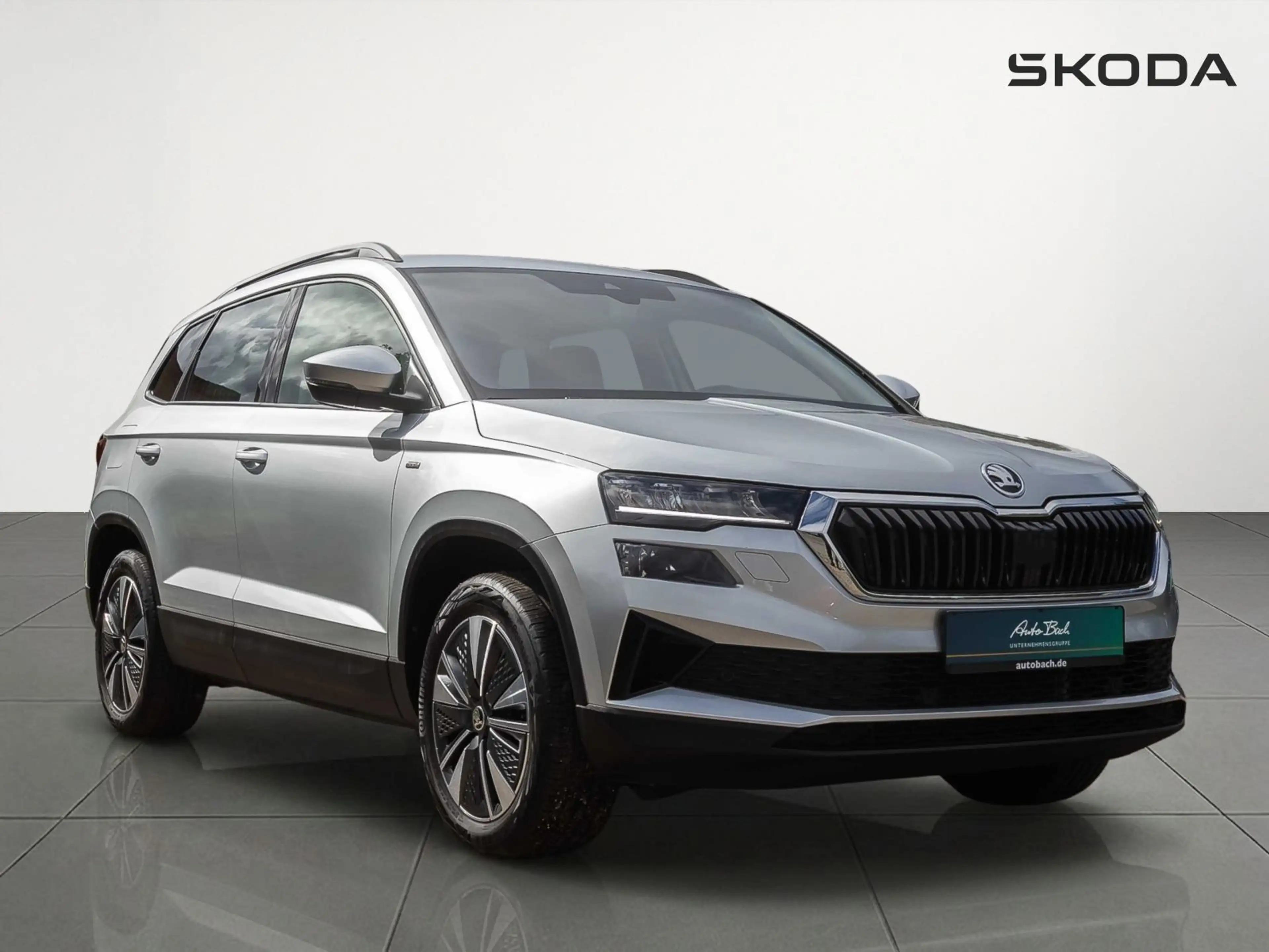 Skoda Karoq Tour 1.5TSI ACC Navi EPH LED CarPlay — photo 3