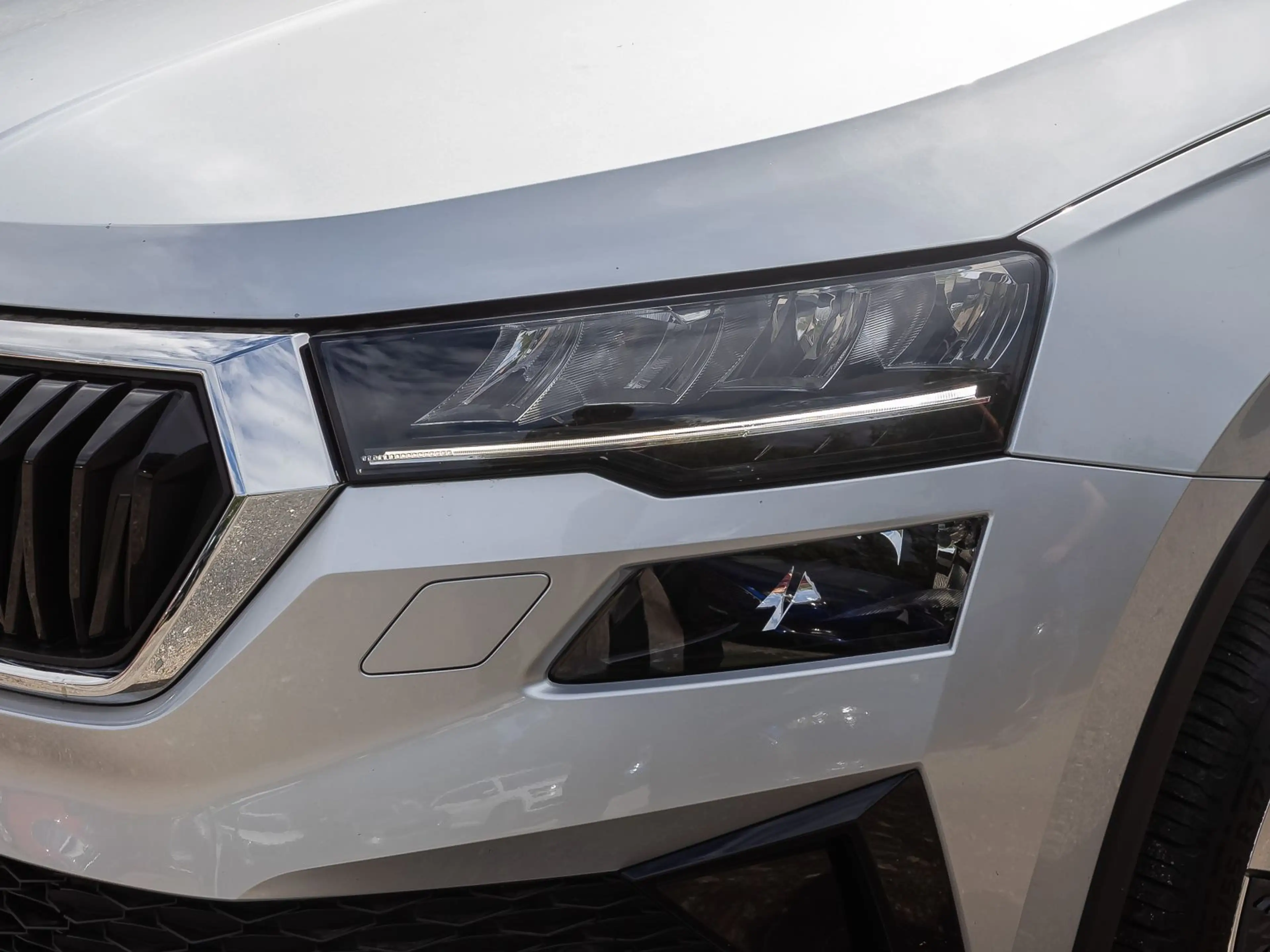 Skoda Karoq Tour 1.5TSI ACC Navi EPH LED CarPlay — photo 9