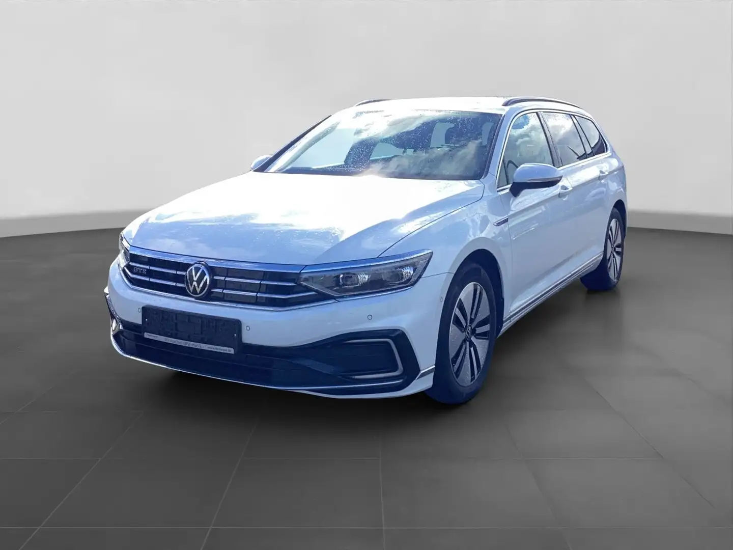 Volkswagen Passat Variant GTE IQ.LIGHT PANO ST.HEIZ HuD ASS Blanc - 2