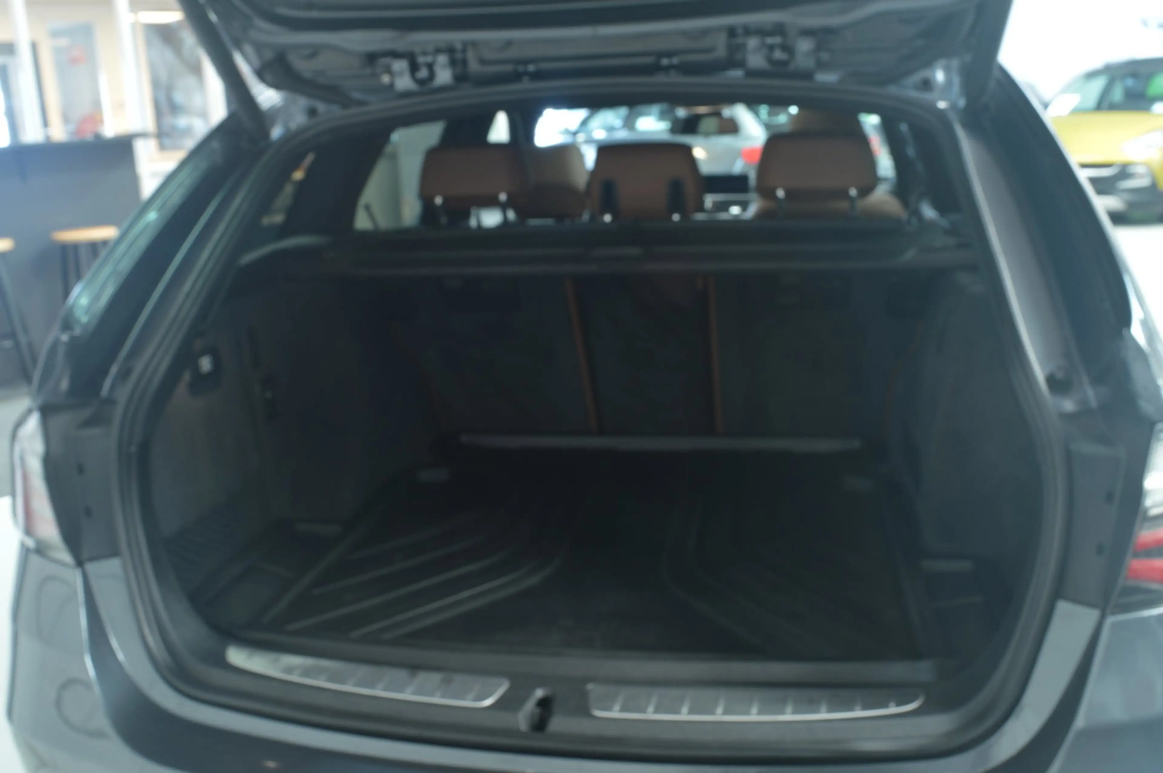 BMW 325 3-serie Touring 325d High Executive // M-PERFORMAN — photo 9