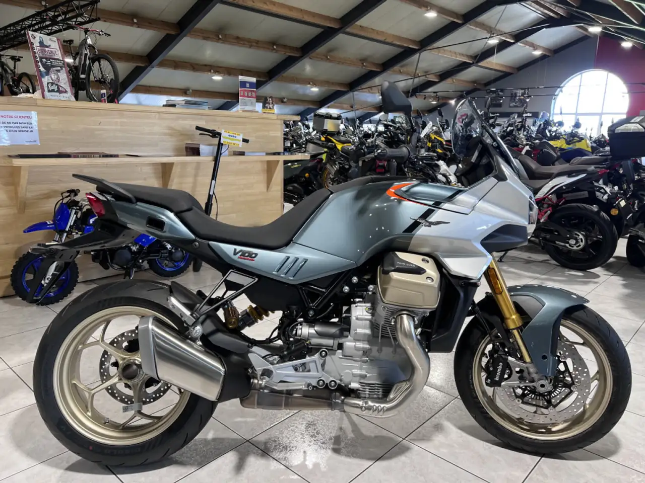 Moto Guzzi V 100