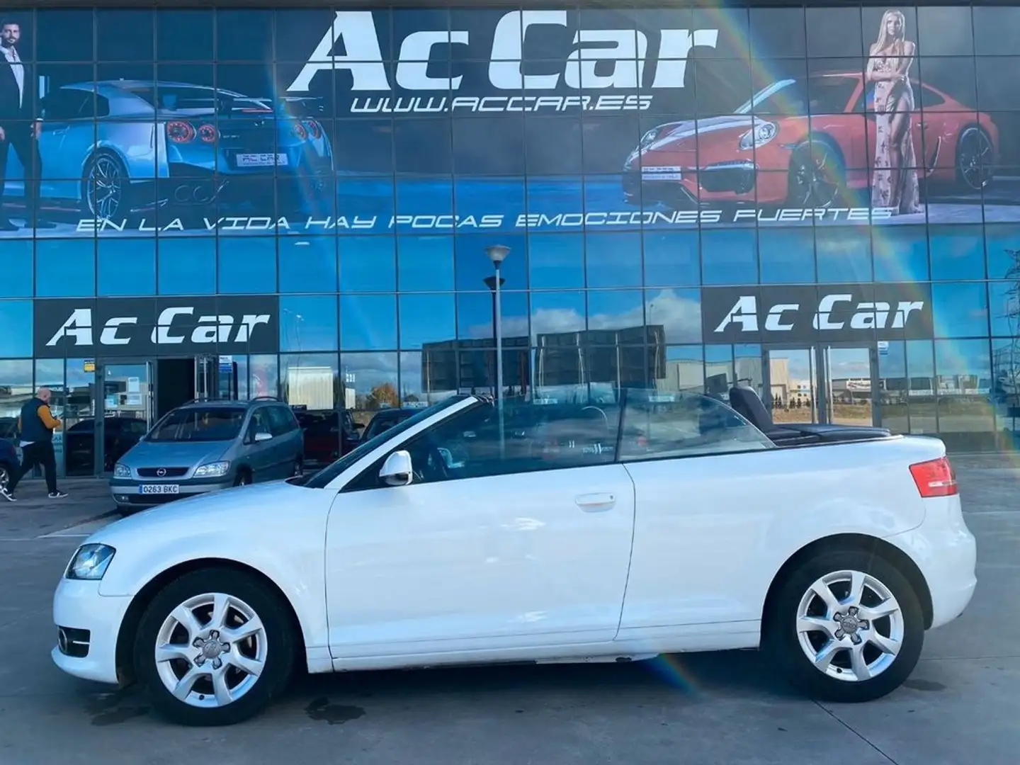 Audi A3 1.6TDI Ambition S-Tronic Blanco - 2