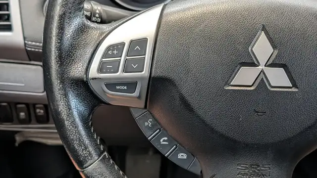 Mitsubishi Outlander view 15