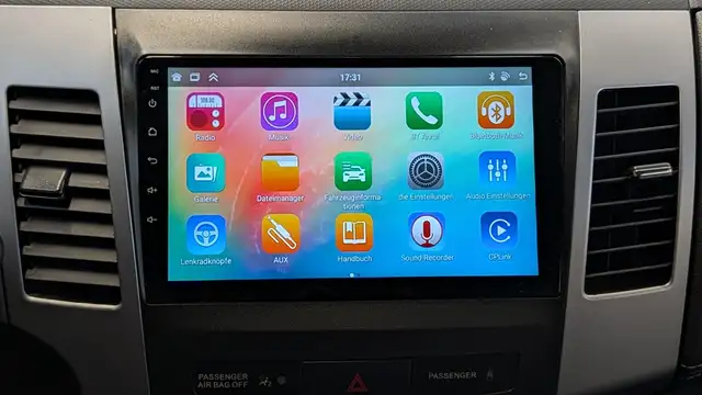Mitsubishi Outlander view 14