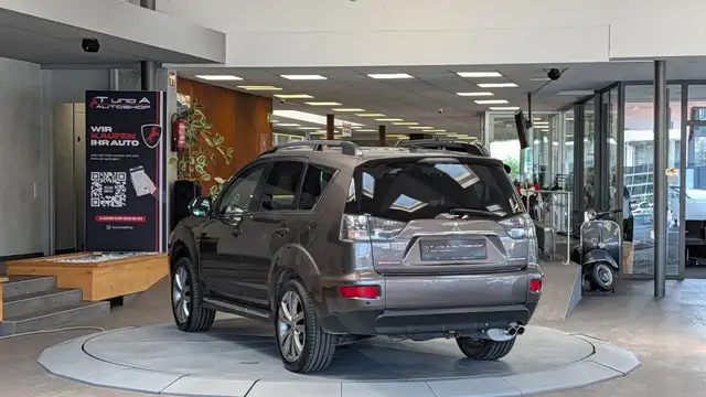 Mitsubishi Outlander view 6