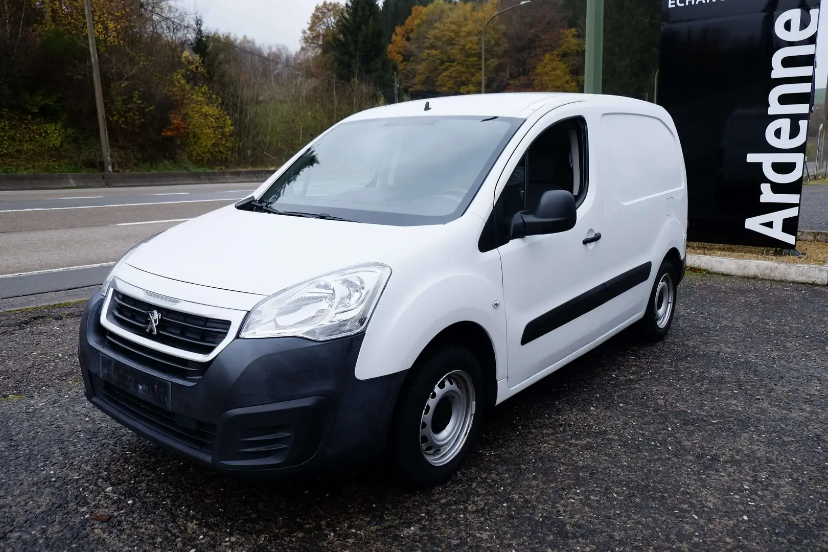 Peugeot Partner 1.6 hdi 3 places # Attache remorque Blanc - 2