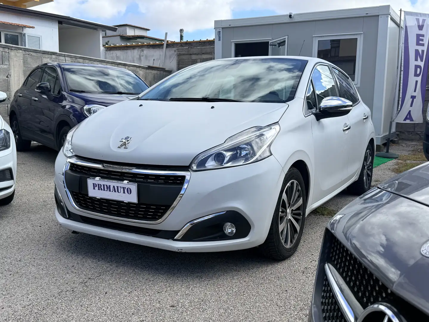 Peugeot 208 208 I 2015 5p 1.6 bluehdi Allure 75cv Bianco - 2