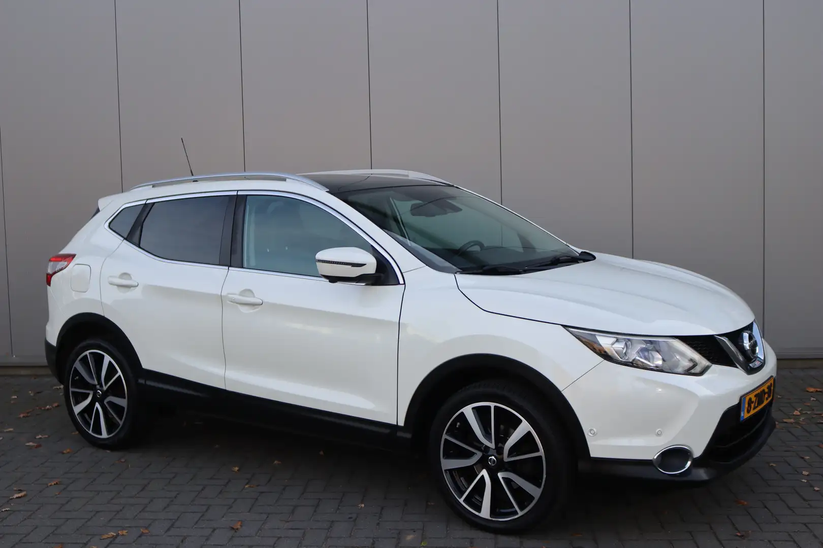 Nissan Qashqai 1.6DIG-T 163PK Tekna Trekhaak-1500KG/Leder/Pano-da Weiß - 2