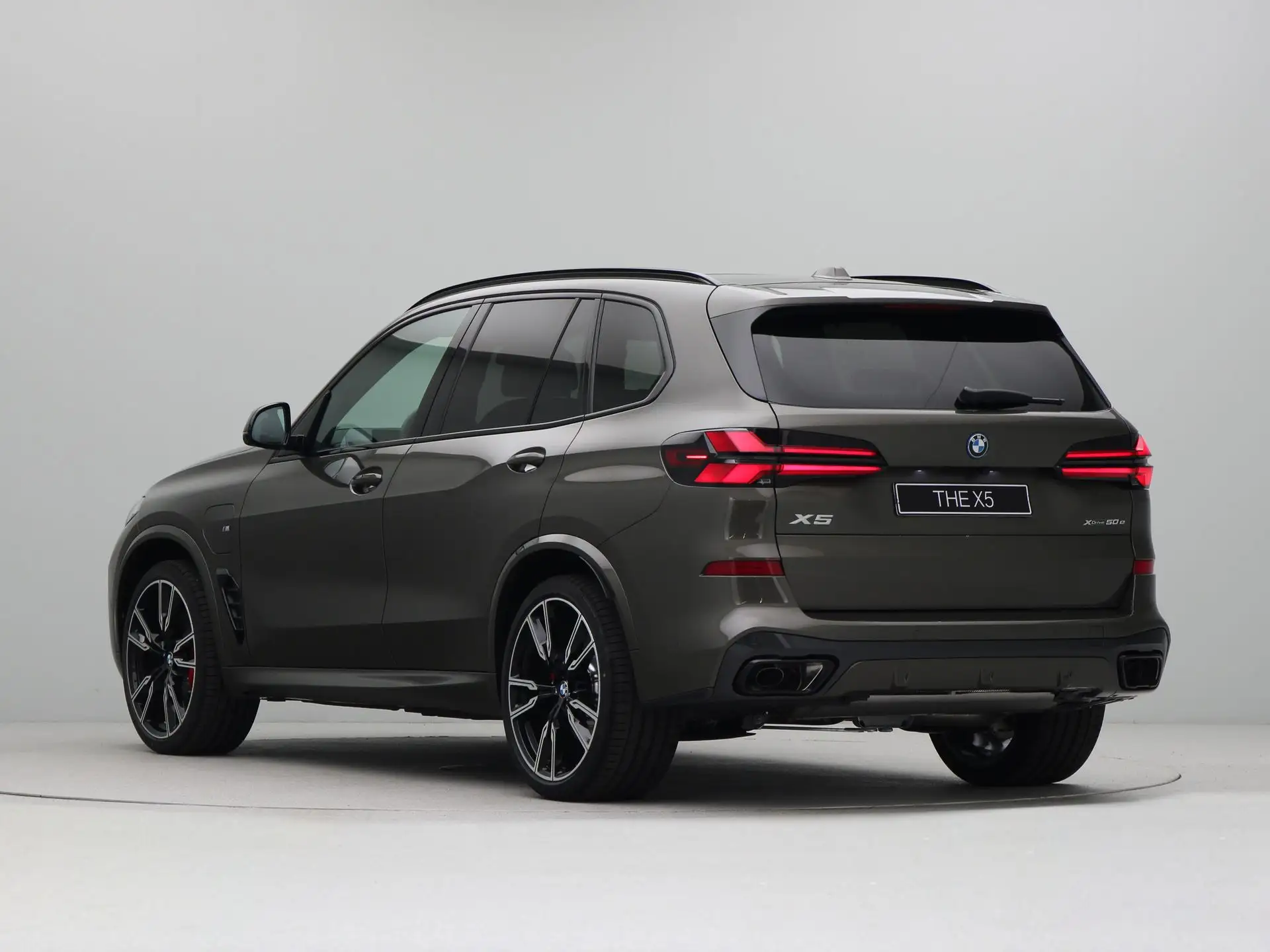 BMW X5 50e 2026 건메탈 사진 7