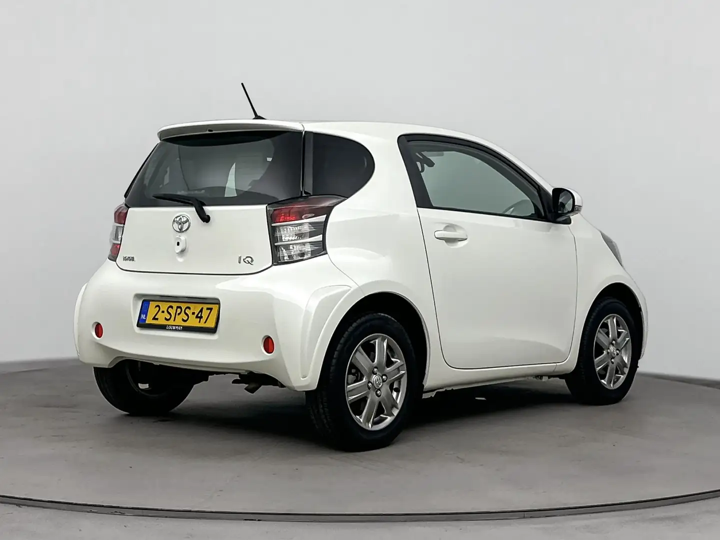Toyota iQ 1.0 VVTi Access Bílá - 2