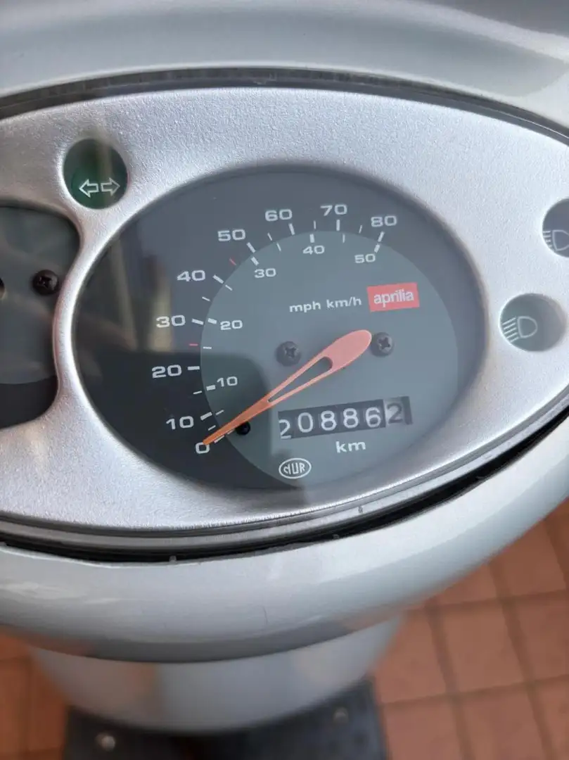 Aprilia Scarabeo 50 . - 1