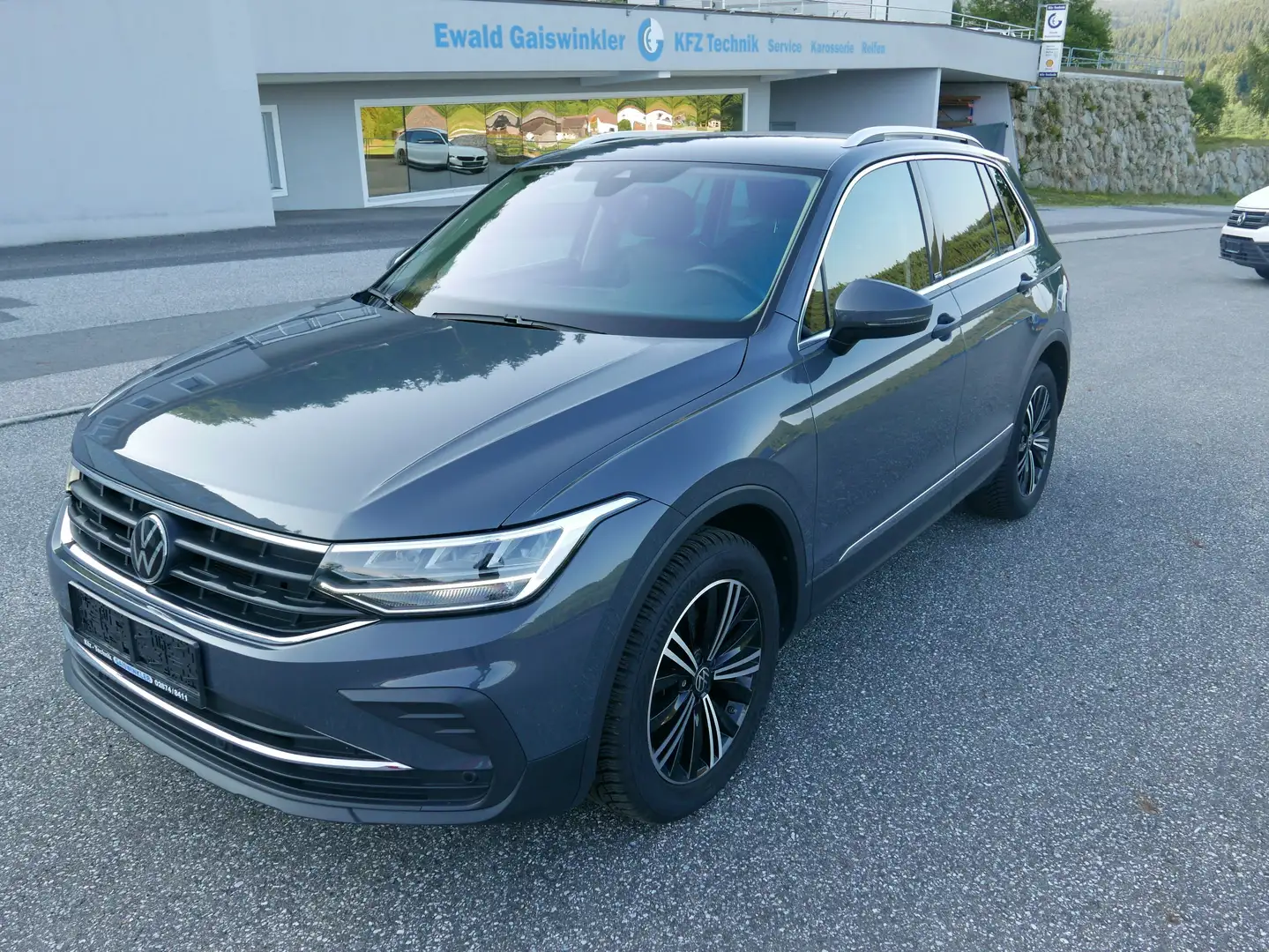 Volkswagen Tiguan Move DSG AHK AppConnect Grau - 1