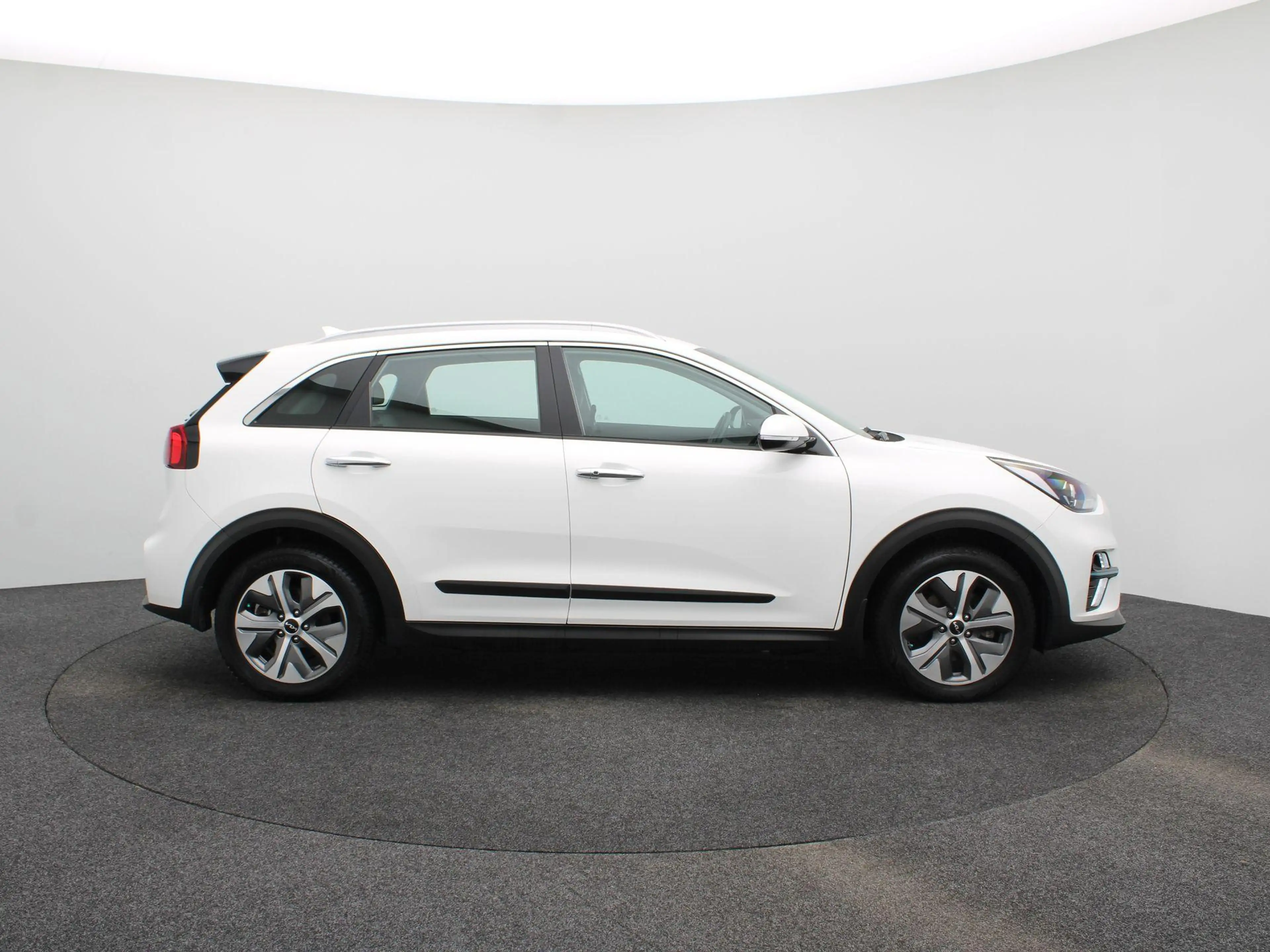 Kia e-Niro DynamicLine 64 kWh | Navigatie | Climate Control | — photo 6