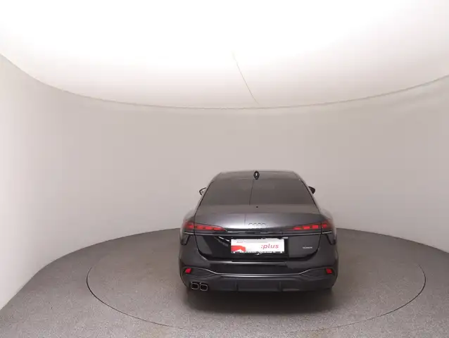Audi A6 view 6