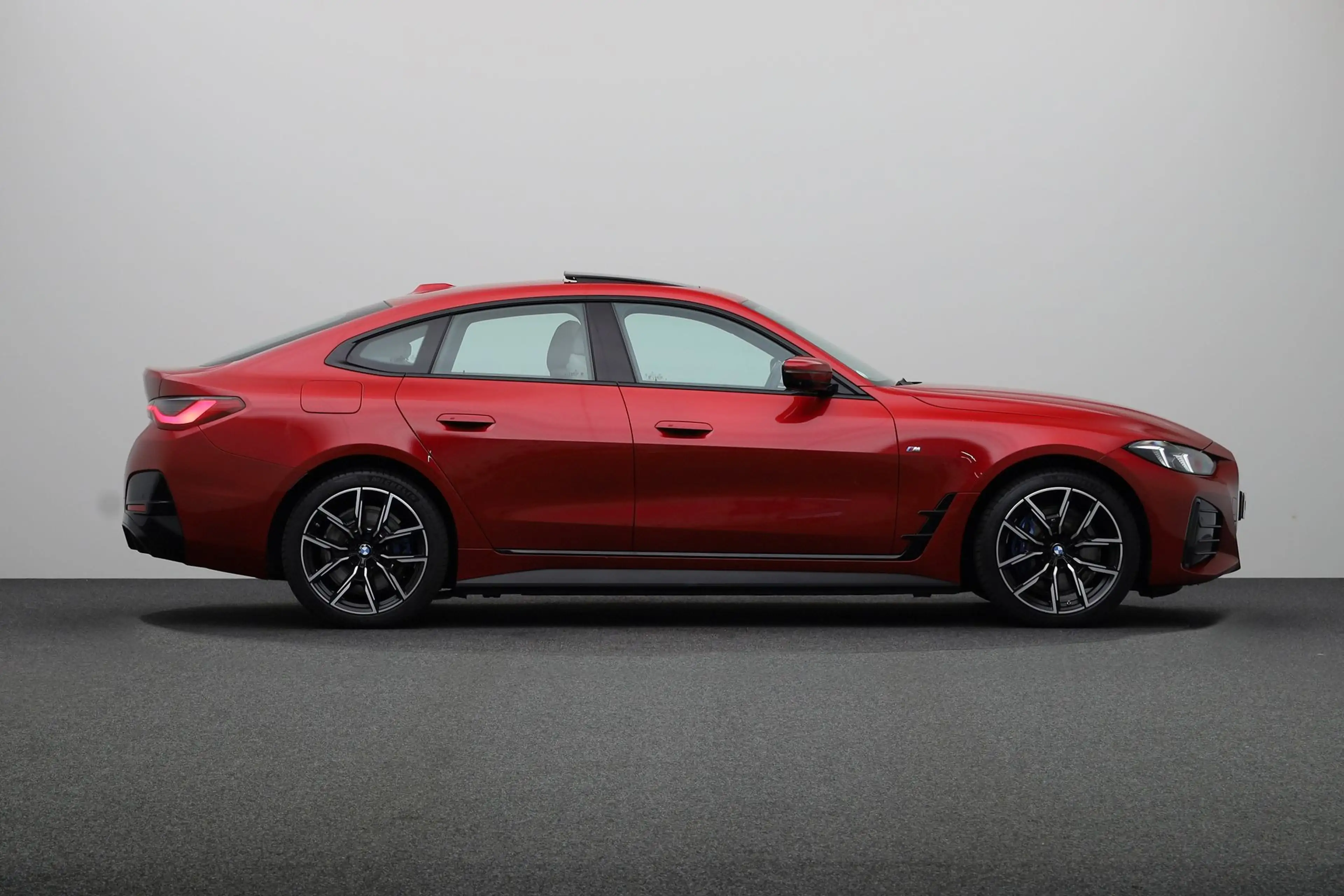 BMW i4 eDrive35 M Sport Edition 70 kWh | DAB-Tuner | High — photo 10
