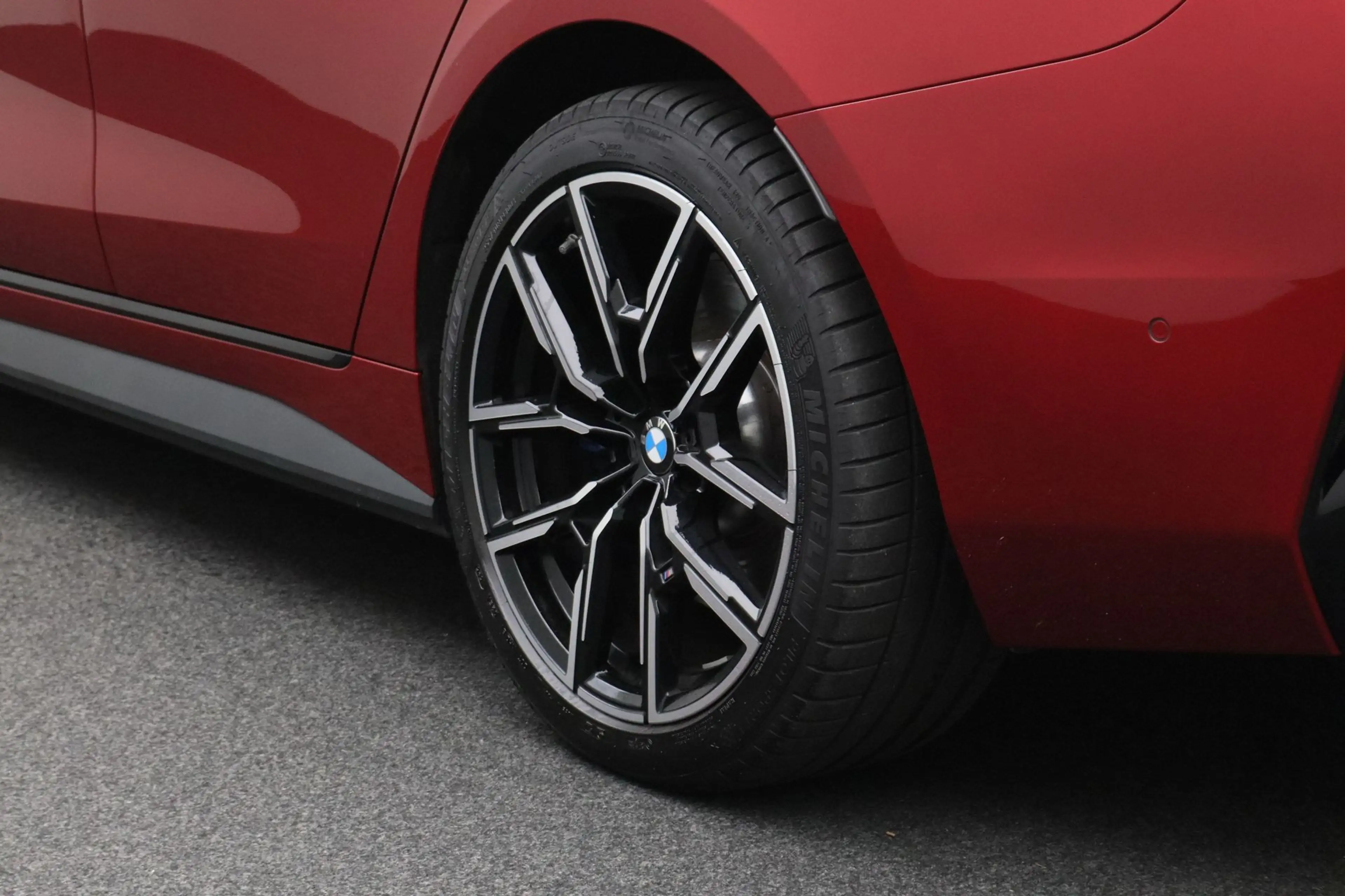 BMW i4 eDrive35 M Sport Edition 70 kWh | DAB-Tuner | High — photo 5