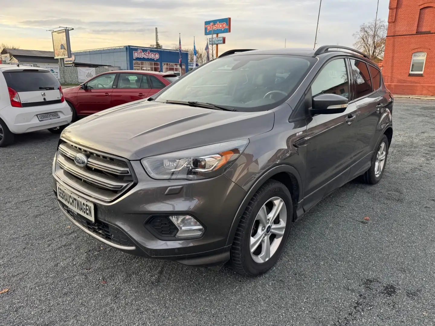 Ford Kuga ST-Line / Navi / Bi-Xenon / Sony Grau - 2