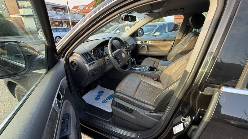 Volkswagen Touareg V6 TDI Individual AHK — photo 11