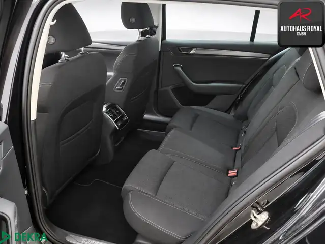 Skoda Superb view 7