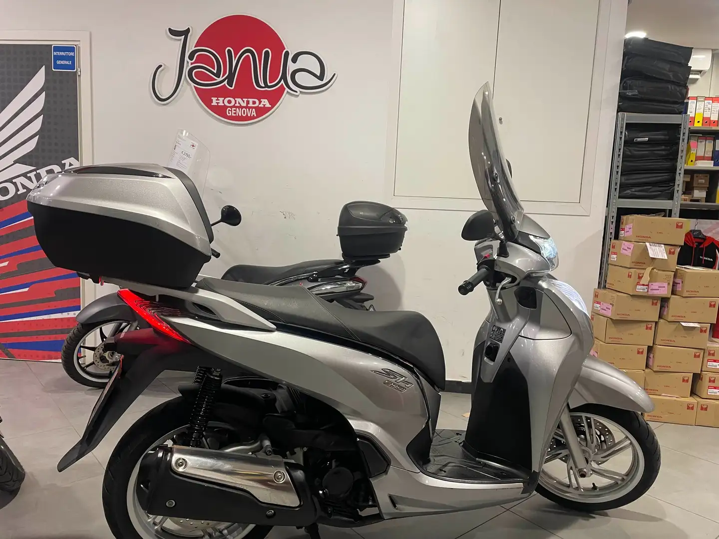Honda SH 300 abs hstc smart box Argento - 1