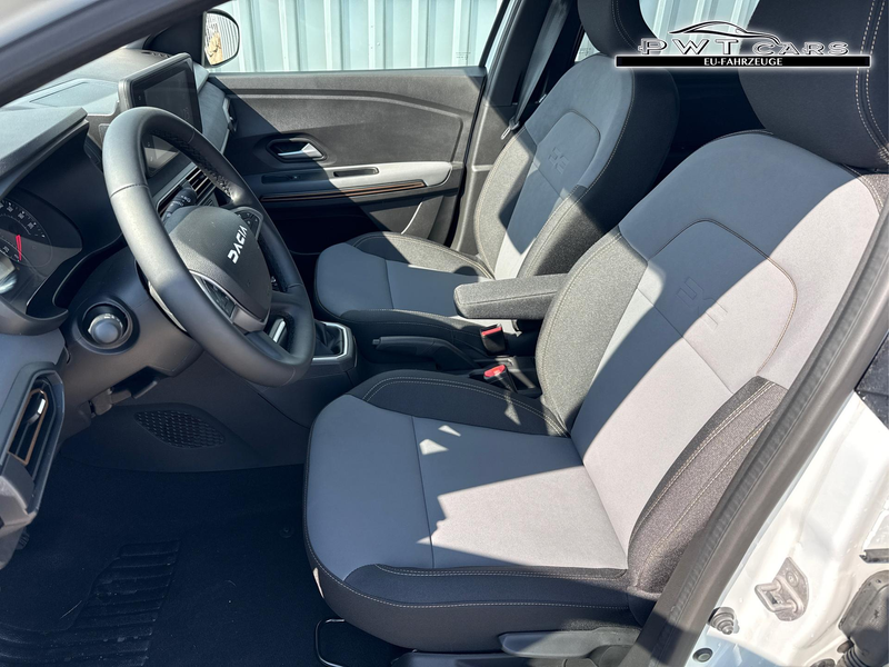 Dacia Jogger Extreme 1.0 TCe 110 7-Sitzer-AHK-Kamera-LED-App... — photo 8